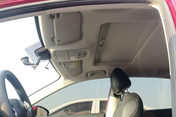 Used Roewe i5 2020 1.5L Automatic 4G Connect Luxury Flagship Edition
