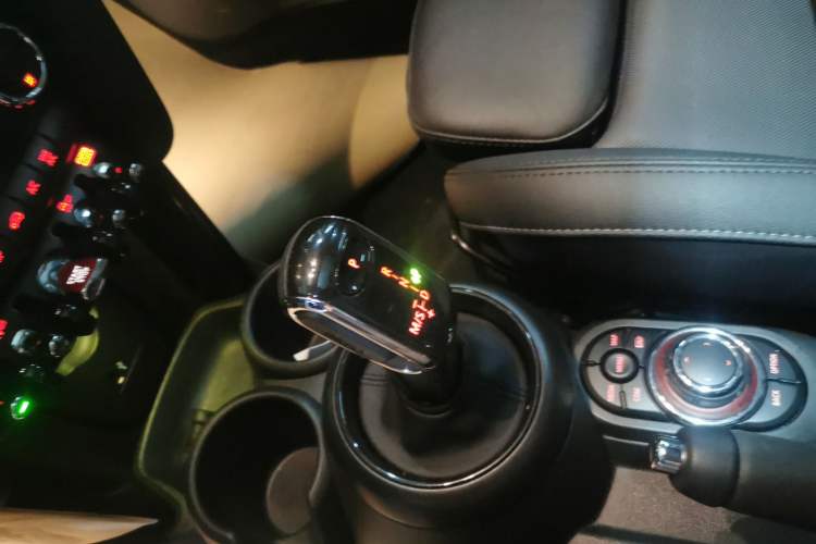 Used  MINI 2023 Updated 1.5T COOPER Artist
