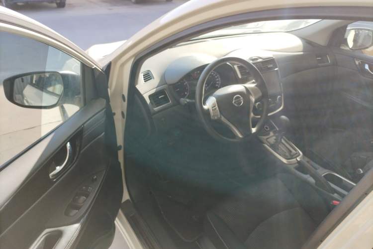 Used Nissan Tiida 2021 1.6L CVT Cool Edition
