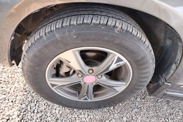 Used Haval H6 2013 Upgraded Model 2.4L Automatic Two-Wheel Drive Elite Version
