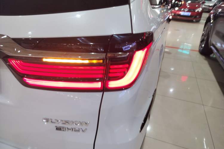 Used Honda Elysion 2022 2.0L eHEV Luxury First Edition