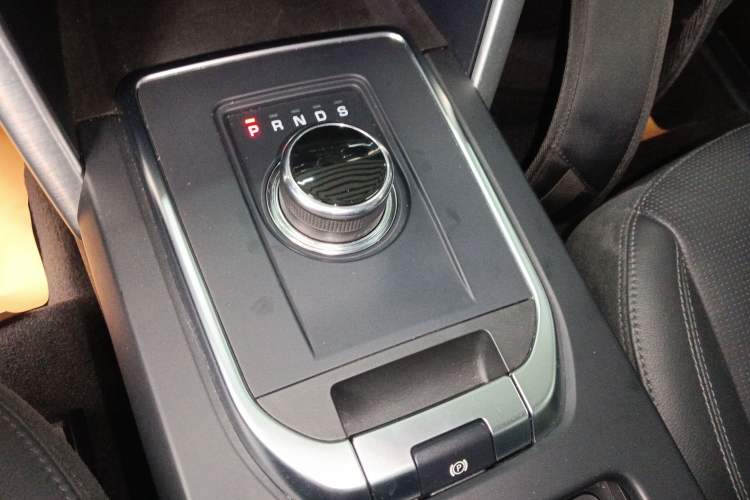 Used Land Rover Discovery Sport 2018 240 PS SE Version