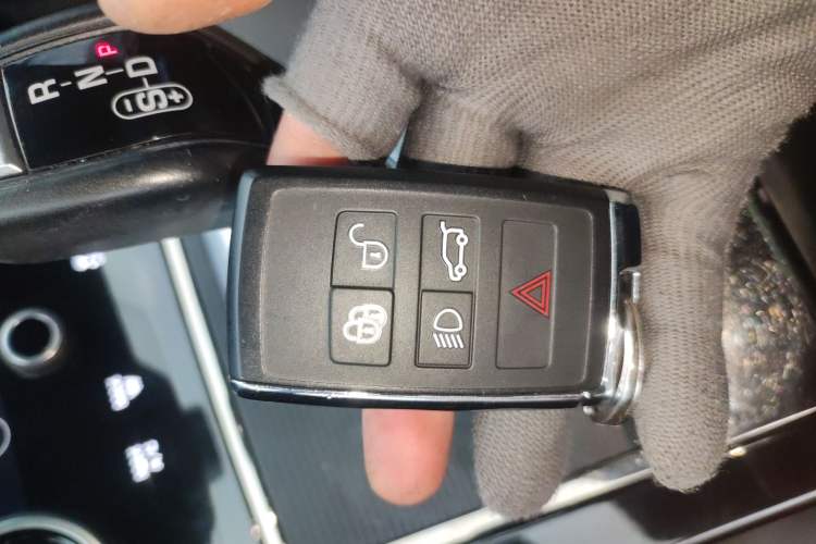 Used Land Rover Range Rover Evoque 2020 249 PS R-DYNAMIC SE Sport Technology Edition
