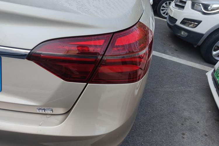 Used Geely Auto Emgrand 2019 Leading Edition 1.5L CVT Upward-Connected Model China VI Standard