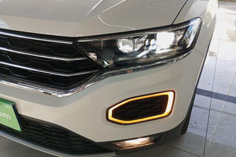 Used Volkswagen T-ROC 2021 280TSI DSG Two-Wheel Drive Comfort Connect Edition
