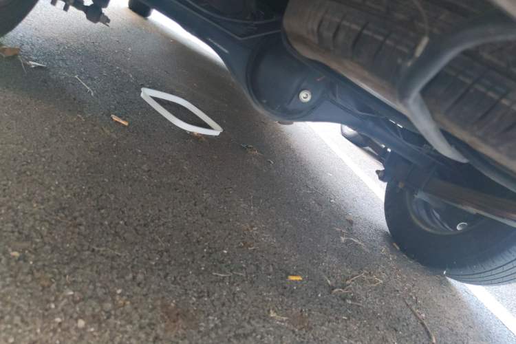 Used Jinbei New Hiace S 2023 1.6L Luxury Cargo Version 2/5-Seater SWD16M
