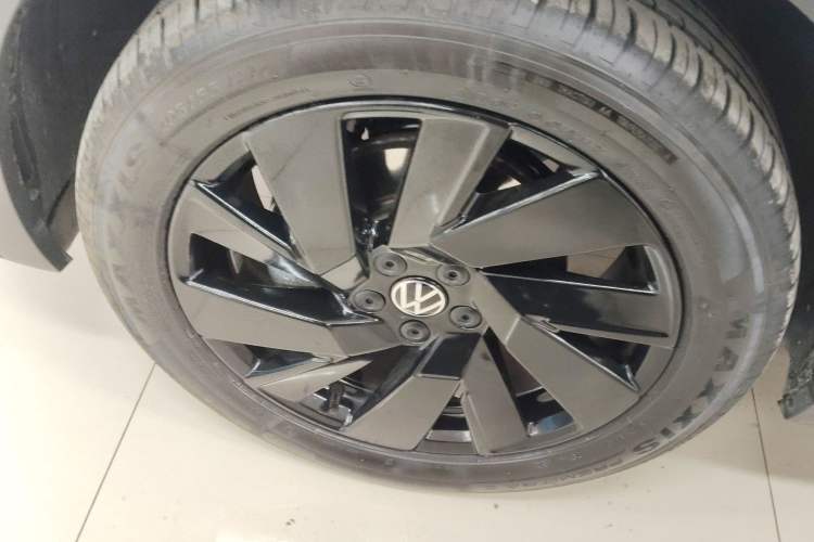 Used Volkswagen Tharu 2025 NewRui 300TSI Prestige Edition
