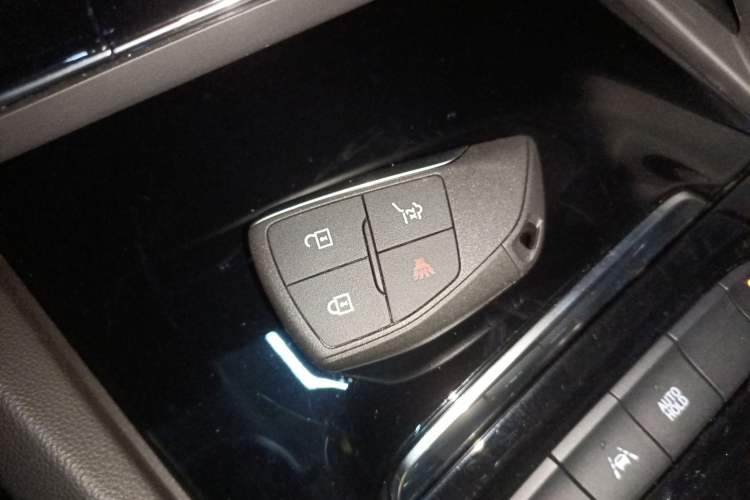 Used Buick Envision 2022 Facelift Encore S 552T Two-Wheel-Drive Luxury Model
