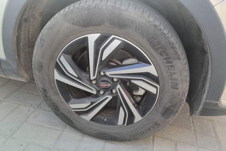 Used Hongqi HS5 2022 Revised Version 2.0T Smart Connect Flagship Edition
