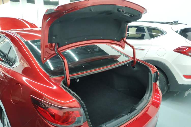 Used Mazda Atenza 2014 2.0L Blue Sky Luxury Edition
