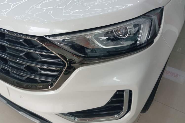 Used Ford Edge 2021 PLUS EcoBoost 245 Two-Wheel-Drive Titanium 7-Seater
