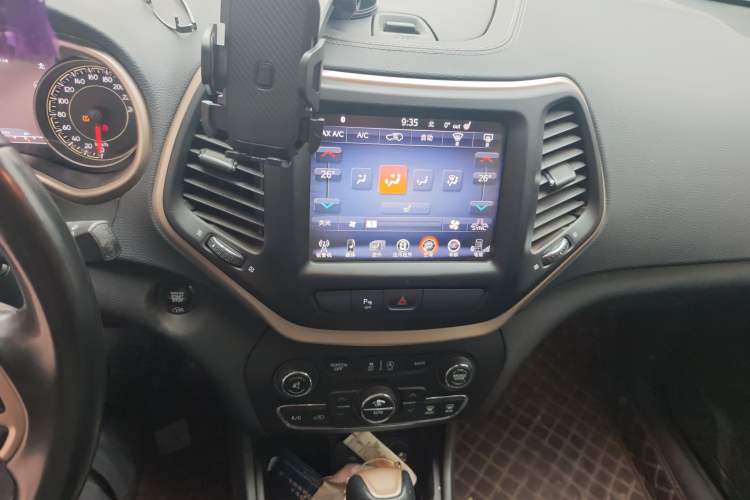 Used  Cherokee 2017 2.0L Superior Edition
