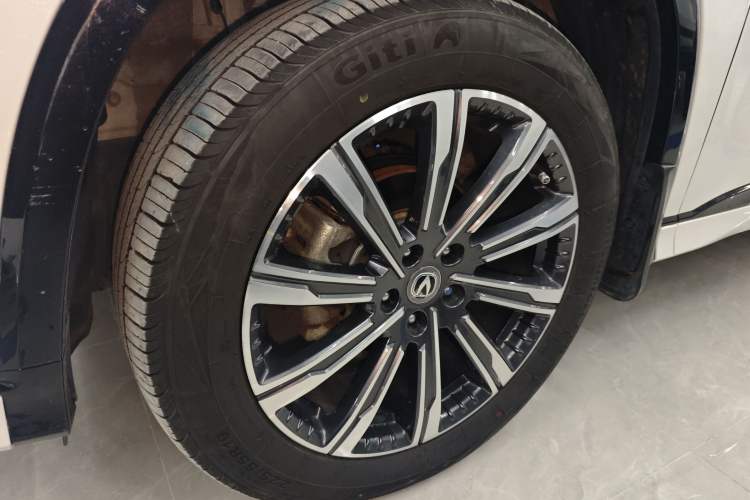 Used Changan CS75 PLUS 2024 3rd Generation Champion Edition 1.5T Intelligent Drive Dynamic Model
