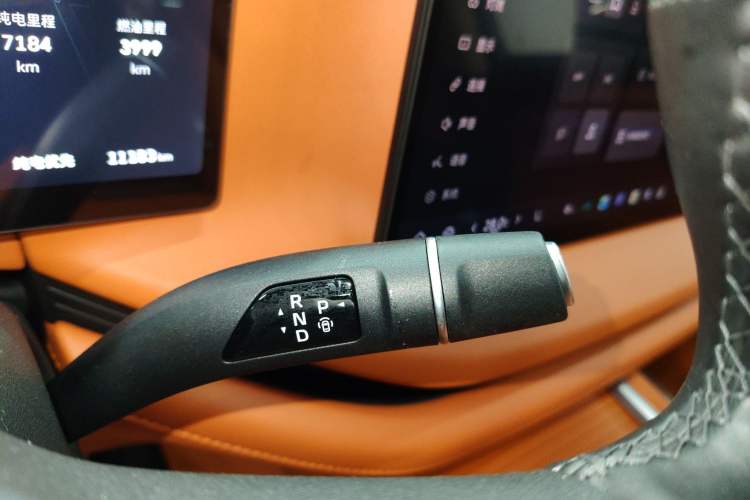 Used Wey Lanshan 2025 Four-Wheel Drive Max
