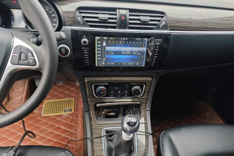 Used Zotye T600 2015 1.5T Manual Luxury Model
