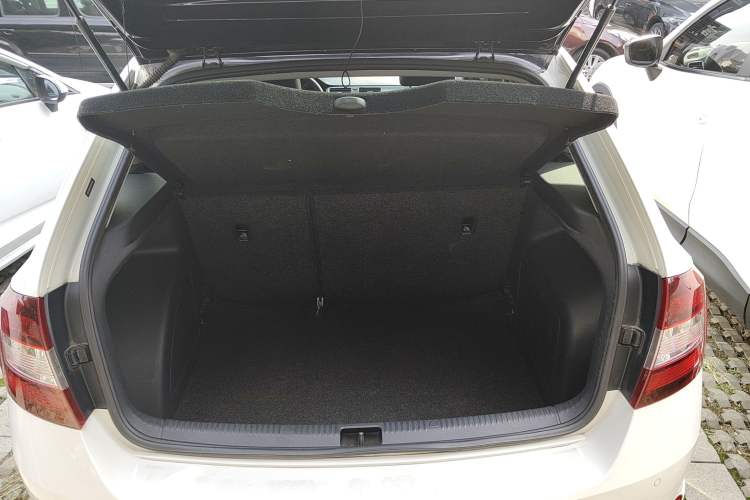 Used Skoda Rapid Spaceback 2016 Revised 1.6L Automatic Smart Drive Version