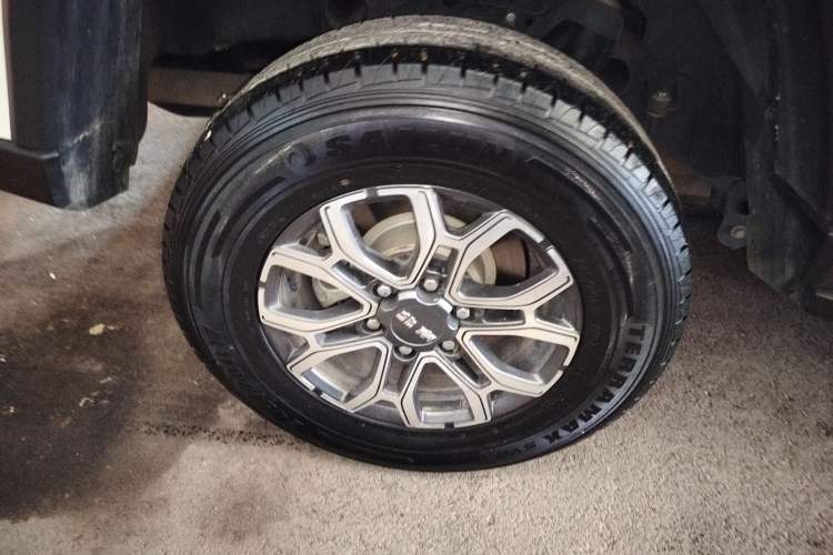 Used  BJ40 2020 2.0T Automatic Four-Wheel Drive Urban Hunter Edition Chivalrous Type
