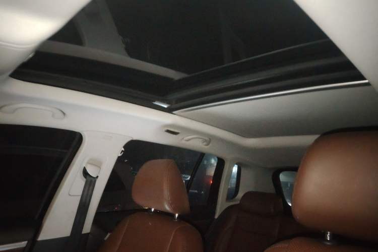 Used Volkswagen Tiguan 2015 1.8TSI Automatic All-Wheel-Drive Luxury Model
