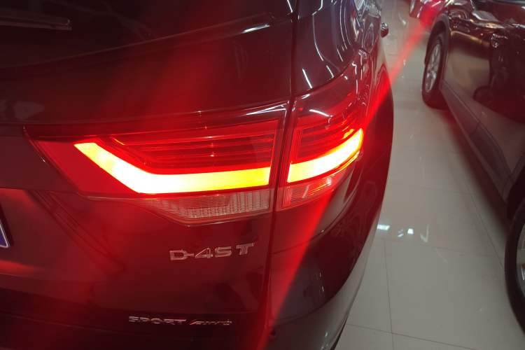 Used Toyota Highlander 2018 2.0T Four-Wheel Drive Luxury Edition 7 Seats China V Emission Standard
