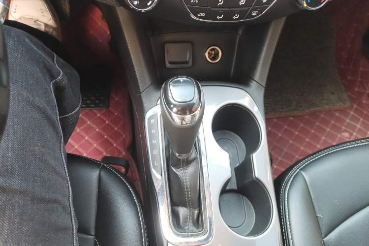 Used Chevrolet Cruze 2017 1.5L Automatic Pioneer Sunroof Edition
