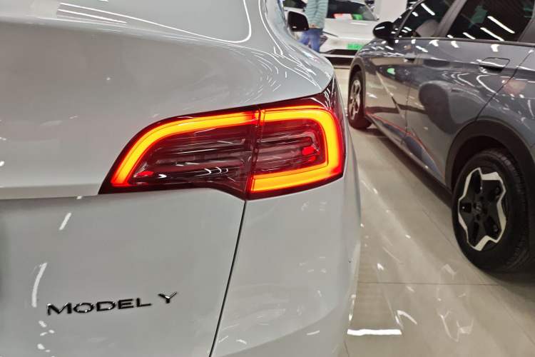 Used Tesla Model Y 2024 Rear-Wheel-Drive Version