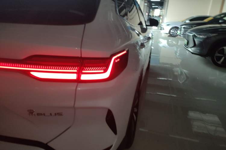 Used BYD Song PLUS New Energy 2024 HONOR Edition DM-i 110km Flagship PLUS
