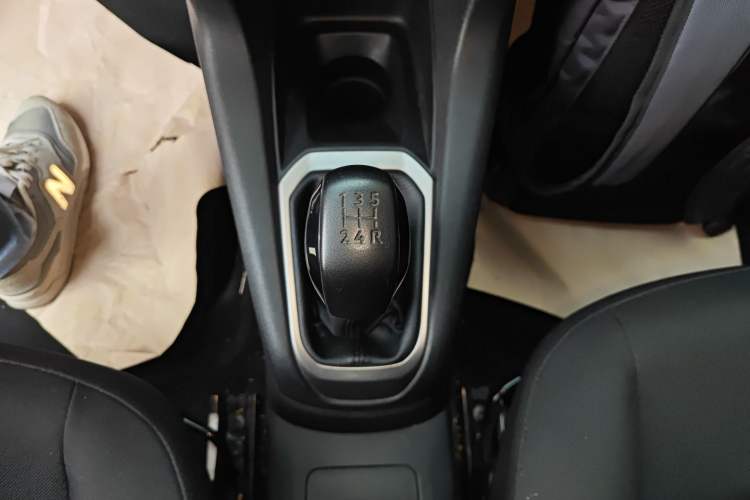 Used Peugeot 301 2014 1.6L Manual Comfort Edition
