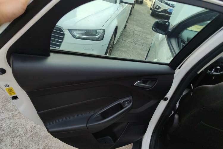 Used Ford Focus 2018 Sedan Classic 1.6L Automatic Trendy SmartDrive Edition
