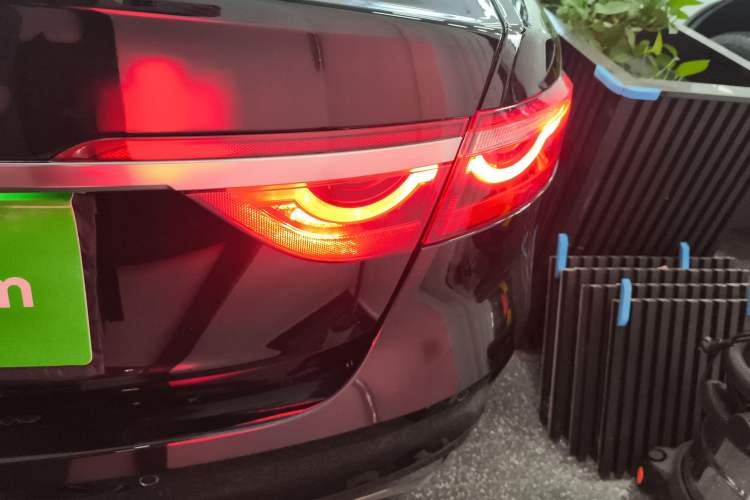 Used Jaguar XFL 2023 XFL 2.0T P250 Two-Wheel-Drive Elite Sport Edition
