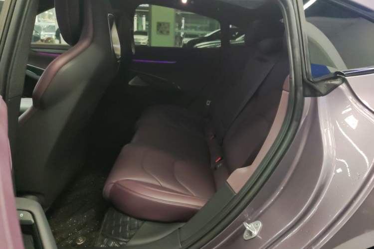 Used  SU7 2024 Rear-Drive Ultra-Long Range Advanced Pro-Level Intelligent Driving Version