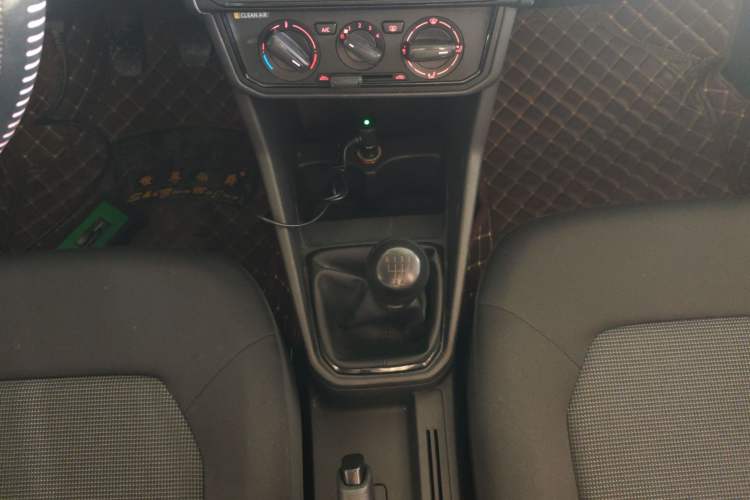 Used Volkswagen Jetta 2019 Dream Edition 1.4L Manual Fashion Version