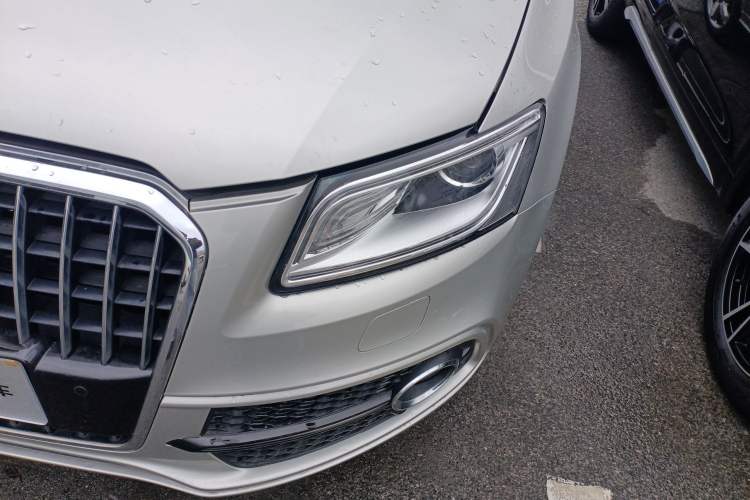 Used Audi Q5 2017 Plus 40 TFSI Ambition Model
