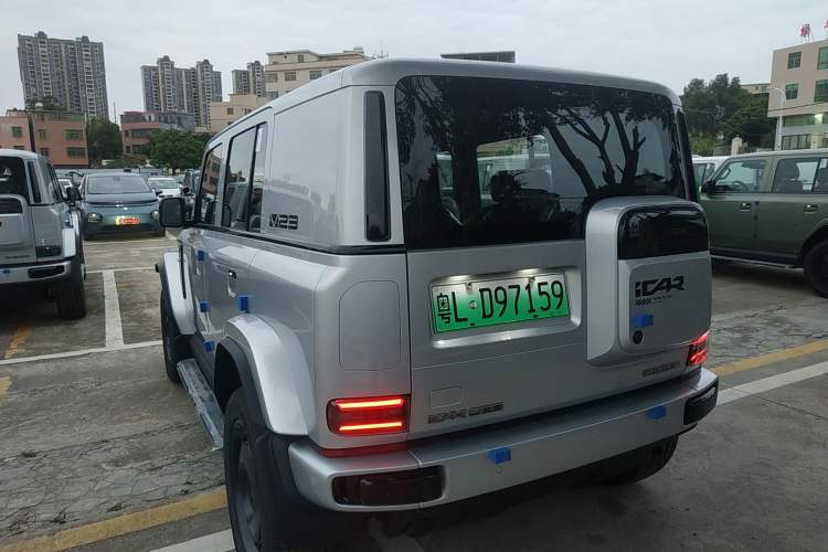 Used  V23 2025 401 Two-Wheel Drive Advanced Edition