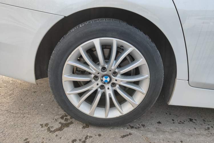 Used BMW 5 Series 2014 525Li Luxury Design Package
