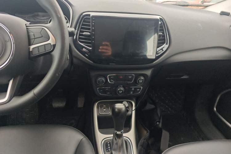 Used  Compass 2019 200T Automatic Prestige Edition
