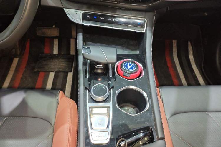 Used Changan Eado 2024 PLUS Blue Whale NE 1.4T GDI DCT High-Energy Edition
