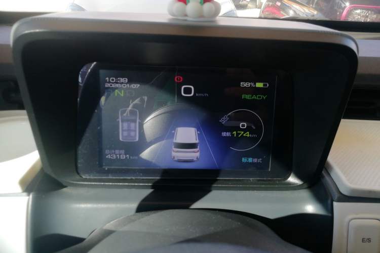 Used Wuling Hongguang MINIEV 2022 GAMEBOY 300km Enthusiast Model with Lithium Iron Phosphate
