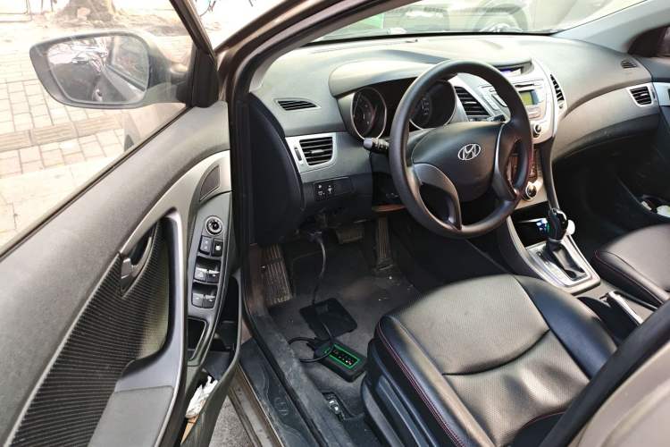 Used Hyundai Elantra 2015 1.6L Automatic Fashion Model