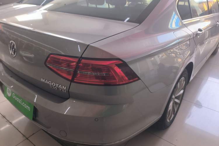 Used Volkswagen Magotan 2017 330TSI DSG Leading Model
