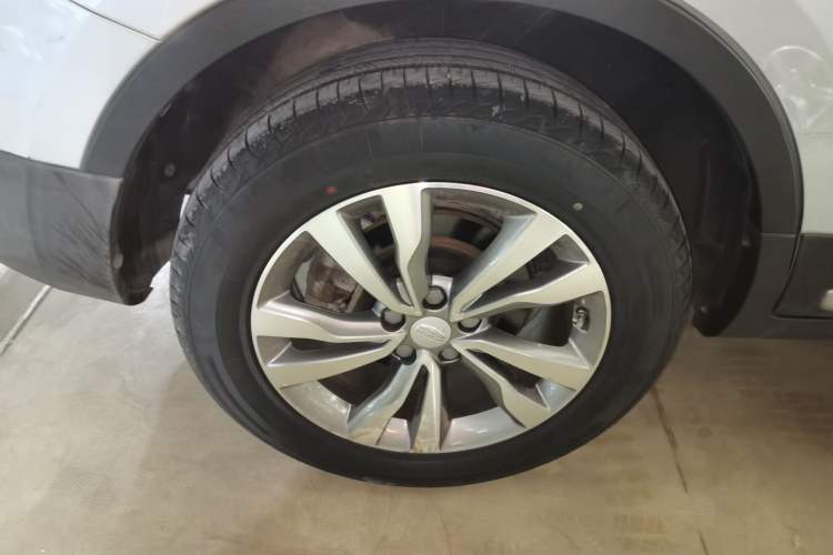 Used Geely Auto Emgrand X7 Sport 2016 2.0L Manual ZhiShang Version
