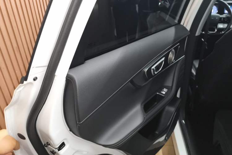 Used Chery Tiggo 8 PRO New Energy 2023 Champion Edition 1.5T 100km Glory Version
