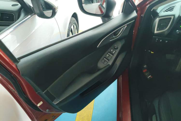 Used Mazda Mazda 3 Axela 2019 Cloud-Controlled Version Sedan 1.5L Automatic Comfort Trim China VI Standard
