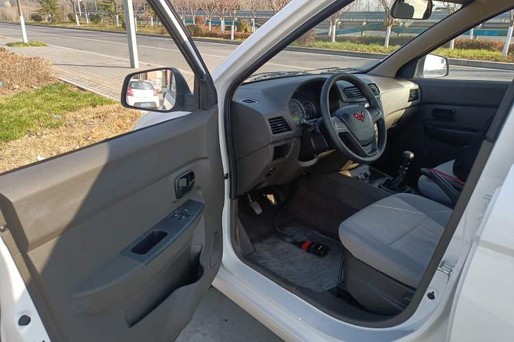 Used Wuling Hongguang 2021 1.5L S Base Version LAR
