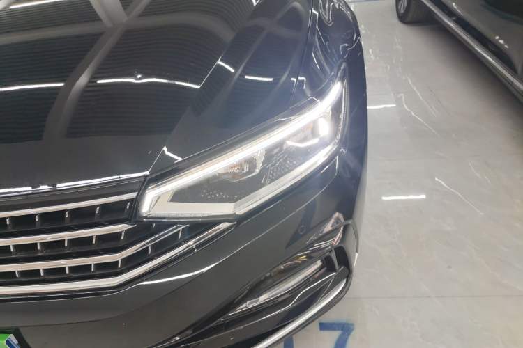 Used Volkswagen Magotan 2023 2 Million Units Limited Edition 330TSI DSG Leading Version