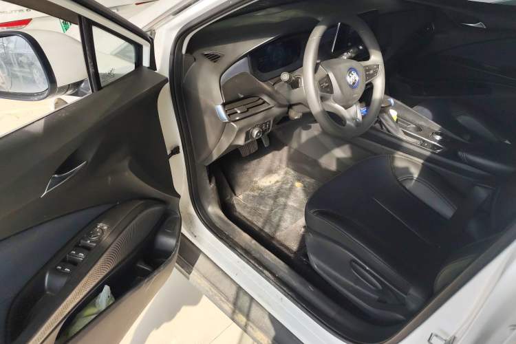 Used Buick Velite 6 2023 430km Range Commuter Version
