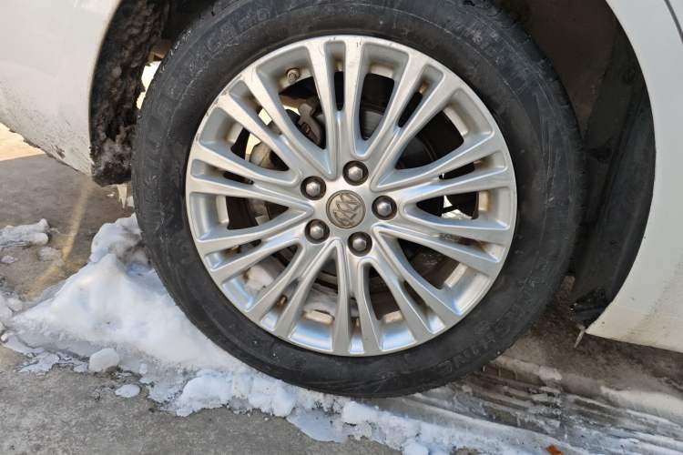 Used Buick GT 2017 15N Automatic Elite Version
