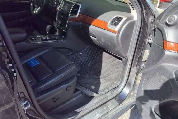 Used  Grand Cherokee 2013 3.6L Luxury Navigation Edition
