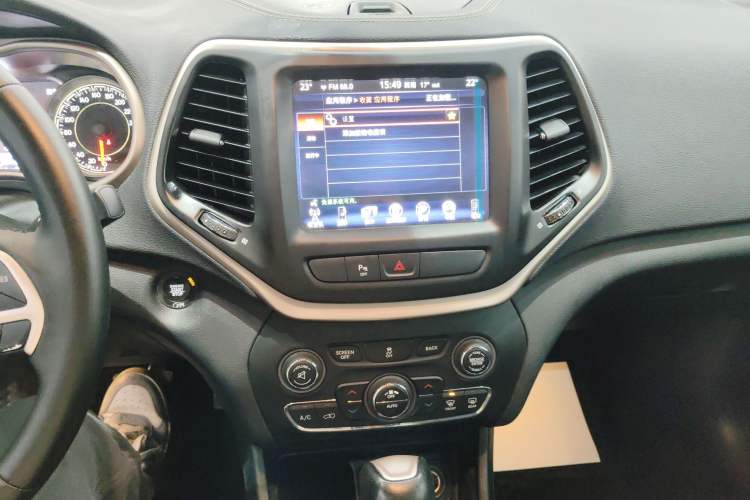 Used  Cherokee 2017 2.0L Superior Edition
