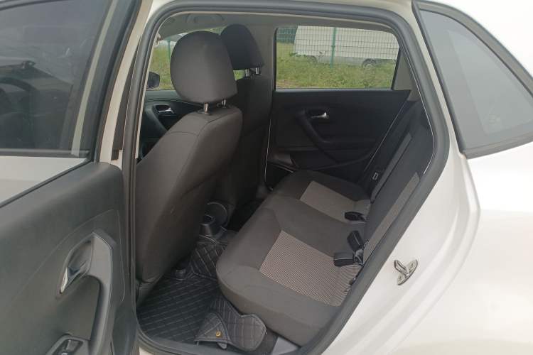 Used Volkswagen Polo 2016 1.4L Manual Fashion Model
