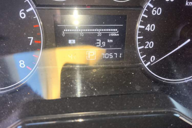 Used Nissan Tiida 2014 1.6L CVT Cool Cafe Edition